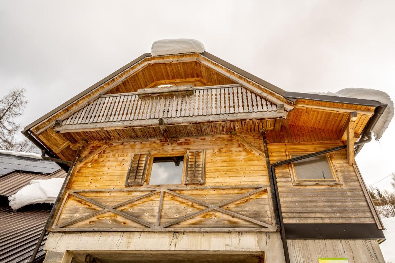 Apartments Farm House Uric Jesenice Buitenkant foto