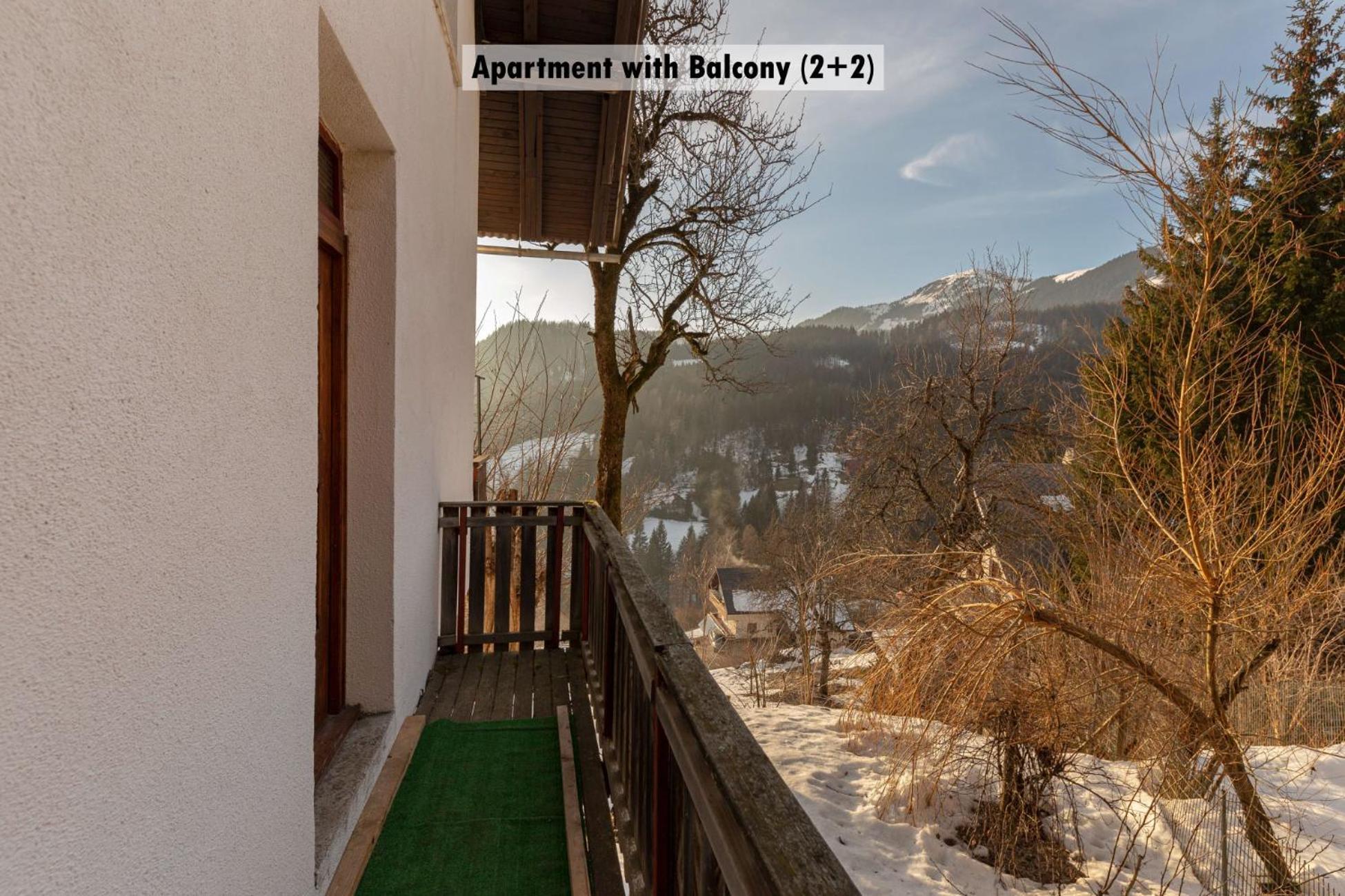 Apartments Farm House Uric Jesenice Buitenkant foto
