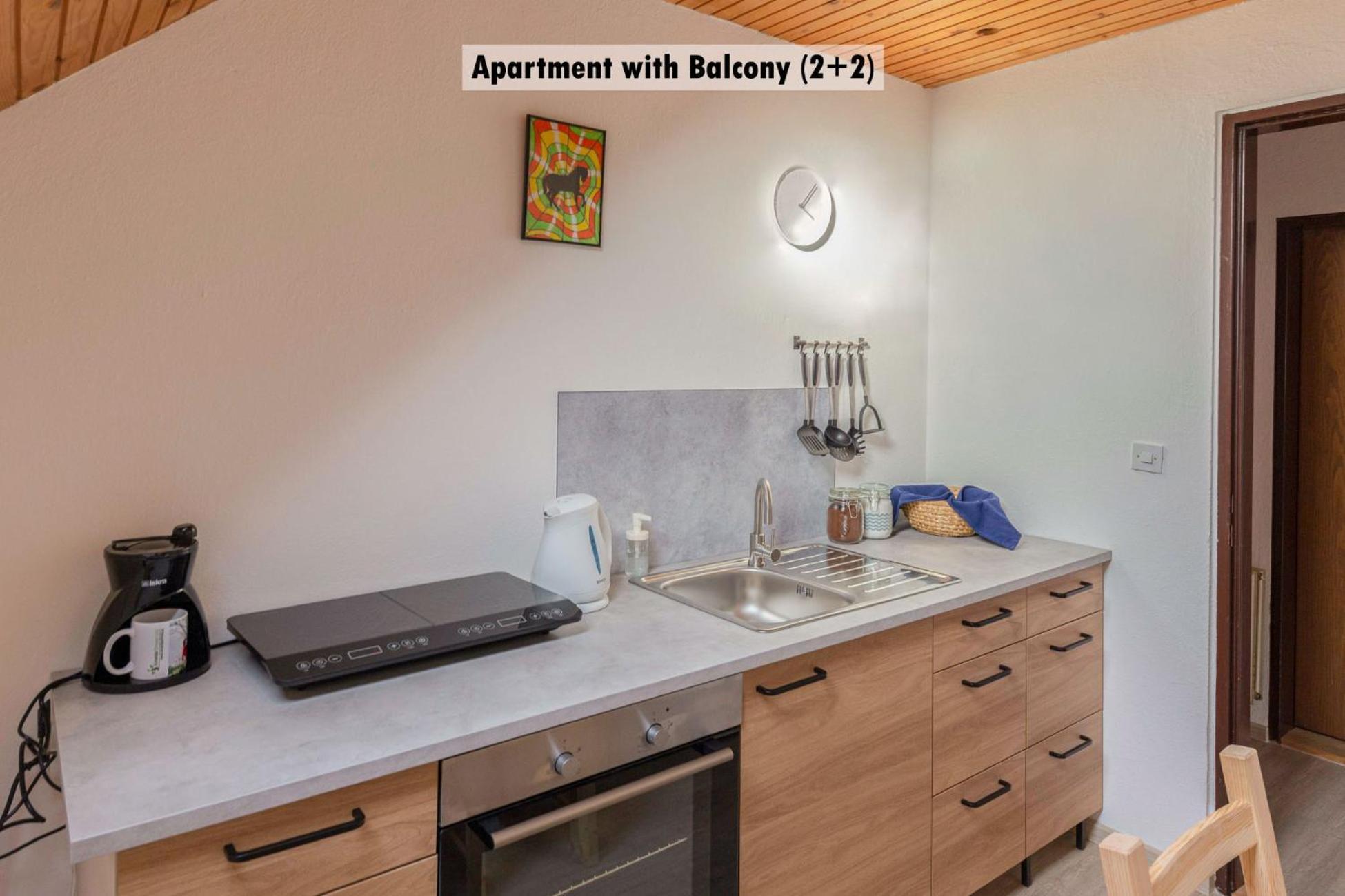 Apartments Farm House Uric Jesenice Buitenkant foto