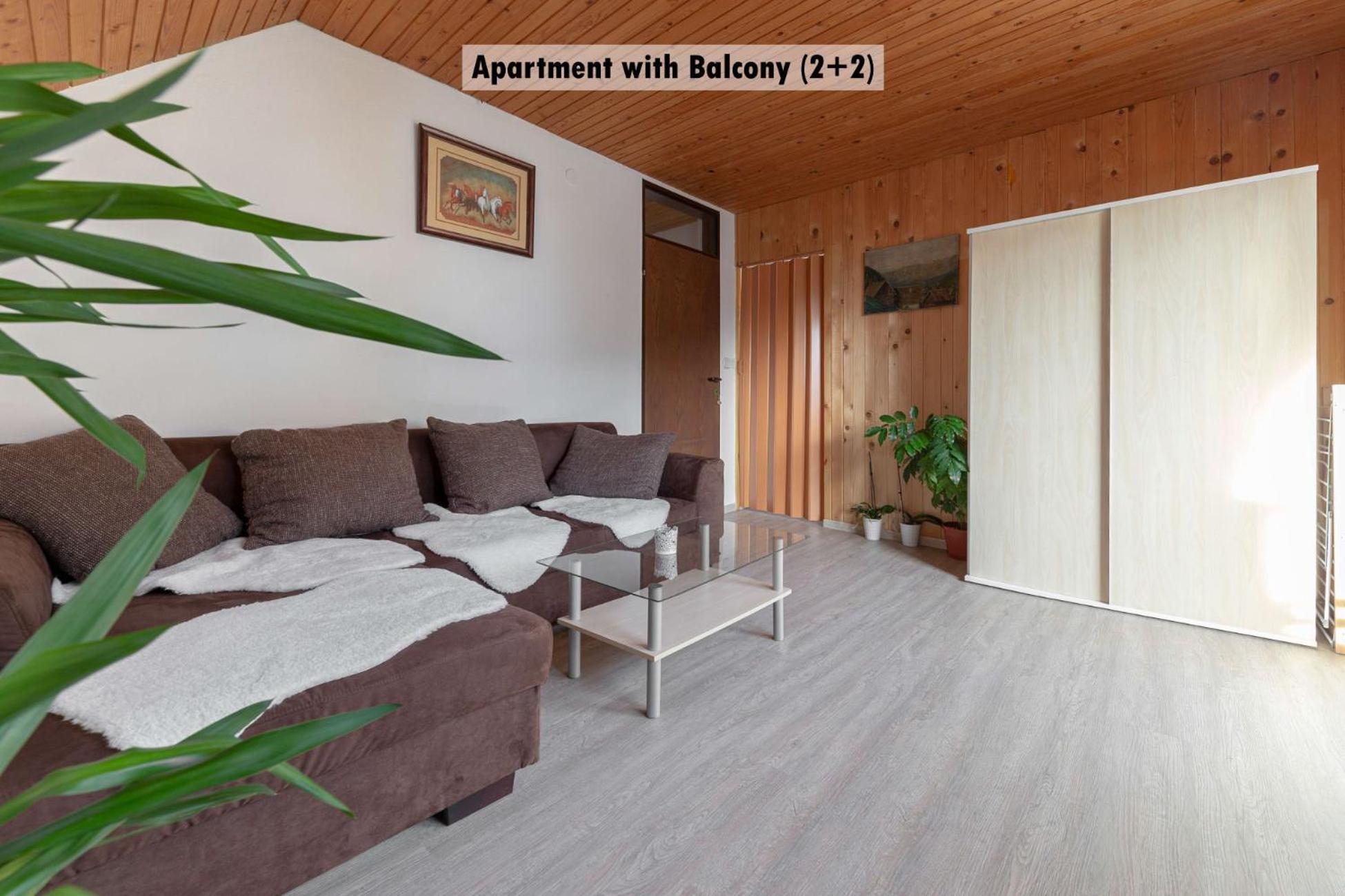 Apartments Farm House Uric Jesenice Buitenkant foto