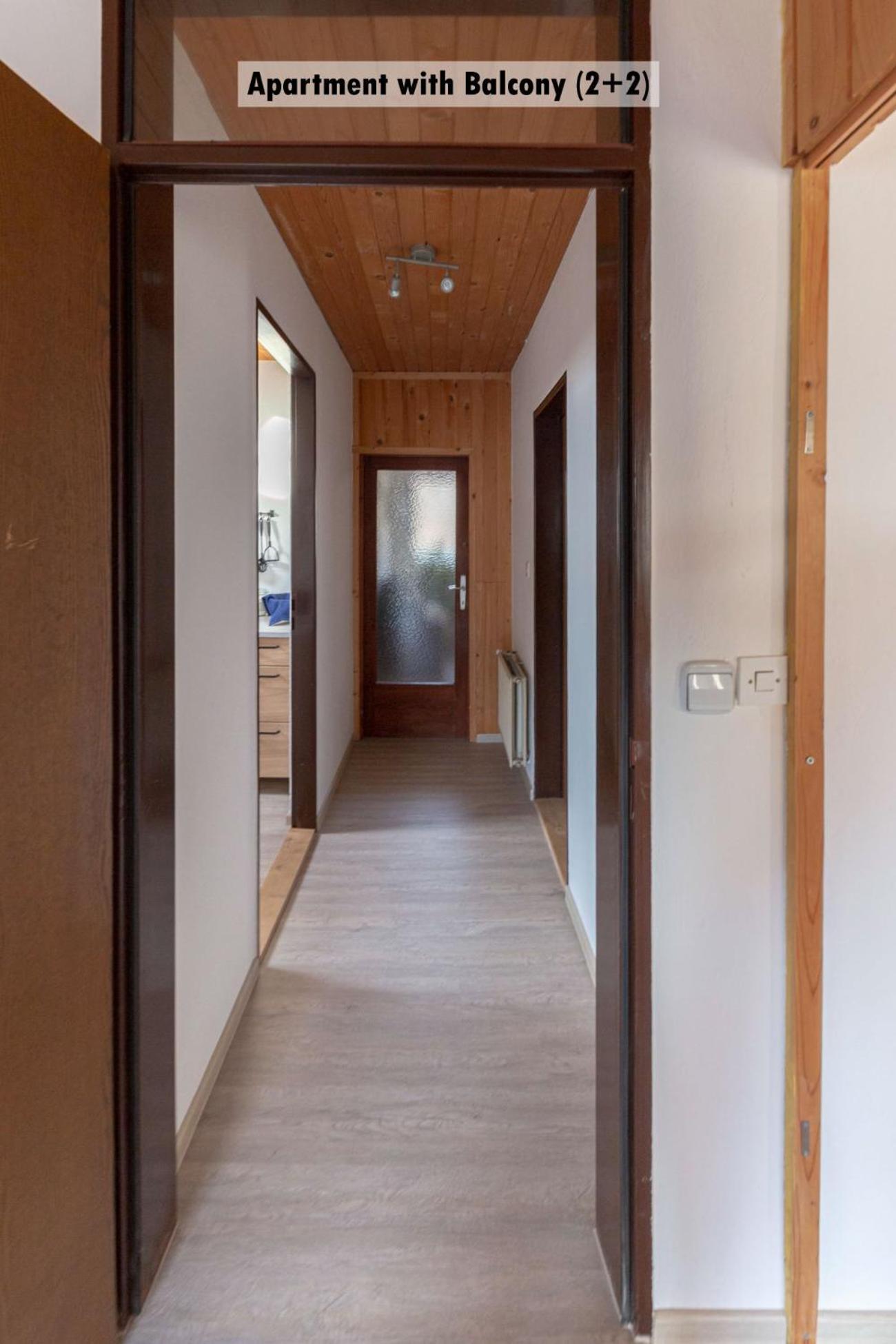 Apartments Farm House Uric Jesenice Buitenkant foto
